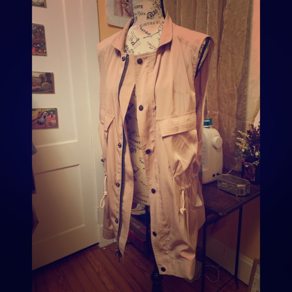 Safari Silk Blush Vest sz Medium